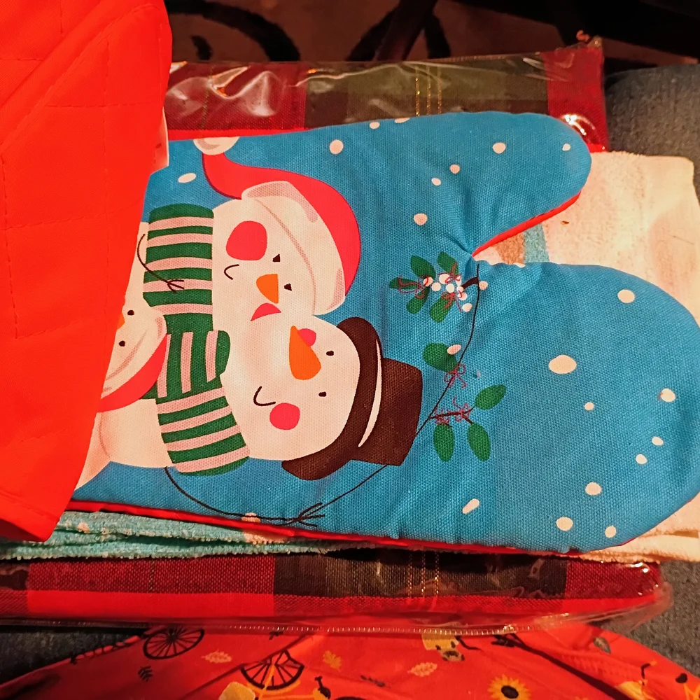 NWT Snowman Kitchen 5PC Set - Blue and Red